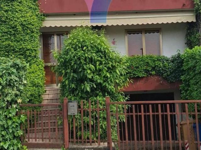 Casa in vendita a Padernello, Paese