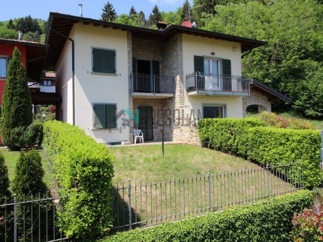 Casa in vendita a Clusone, Lombardia