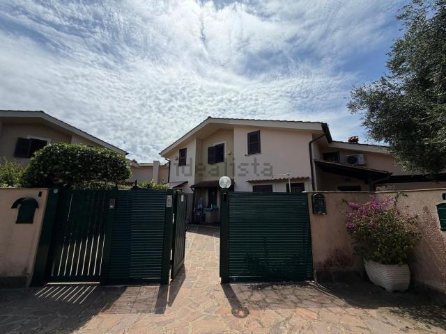 Casa in vendita a Marina di San Nicola, Roma Capitale