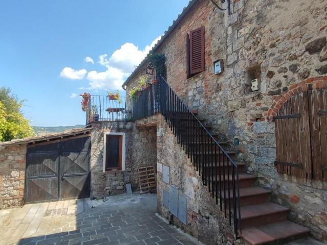 Casa in vendita a Monticiano, Toscana