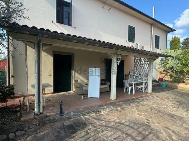Casa in vendita a Montecarlo, Toscana