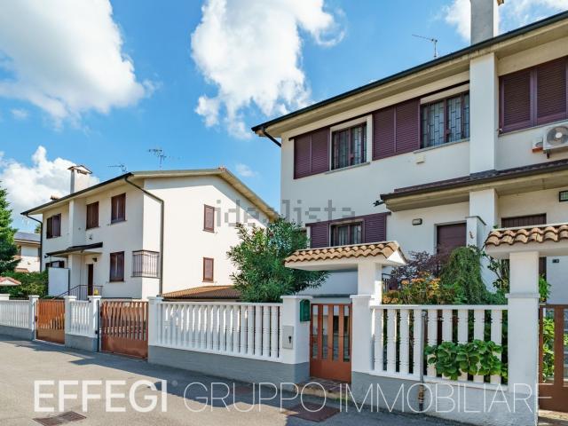 Casa in vendita a Vignate, Lombardia