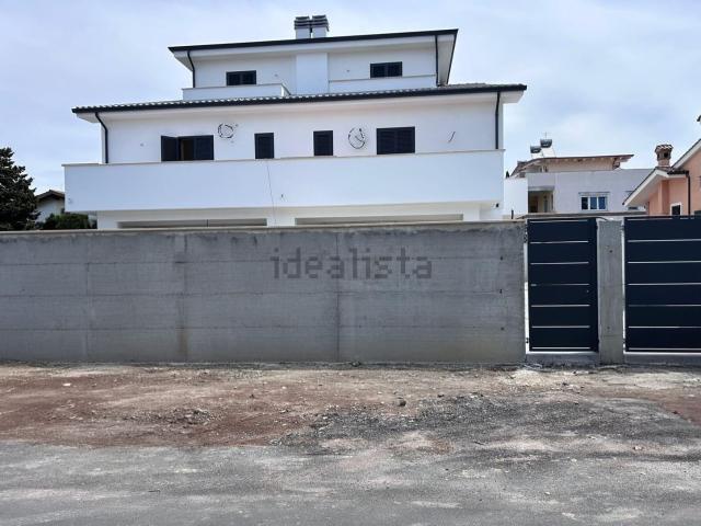 Casa in vendita a Stagni di Ostia, Roma Capitale