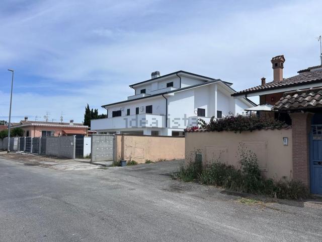Casa in vendita a Stagni di Ostia, Roma Capitale