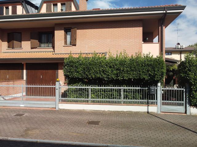 Casa in vendita a Pianura Reggiana, Re