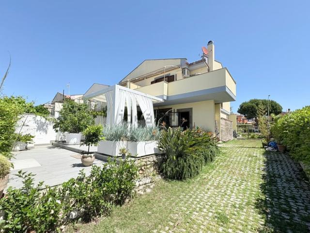 Casa in vendita a Roma Capitale, Lazio
