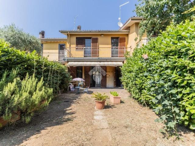 Casa in vendita a Ronciglione, Lazio