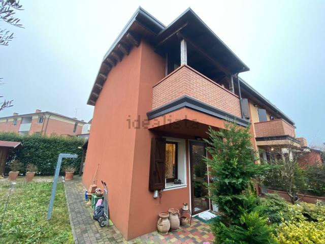 Casa in vendita a Ferrara, Reggio Emilia