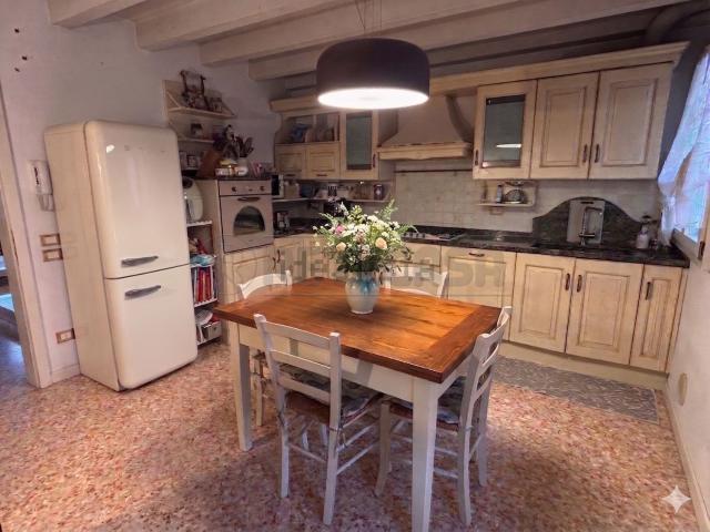 Casa in vendita a Caldogno, Vicenza