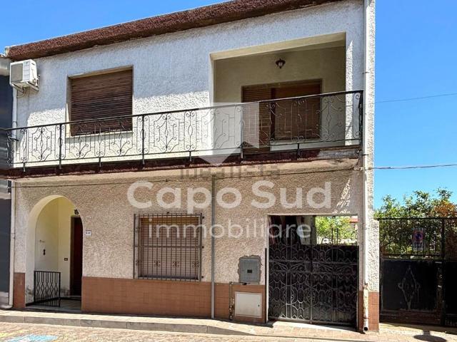Casa in vendita a Sarroch, Sardigna/Sardegna