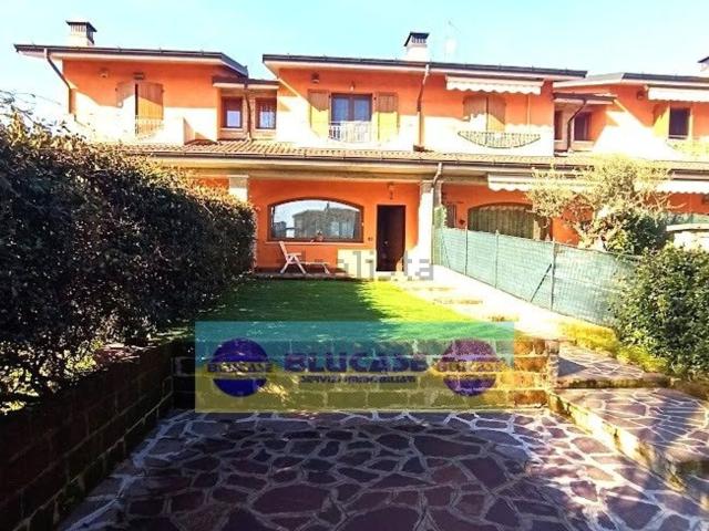 Casa in vendita a Pognano, Lombardia