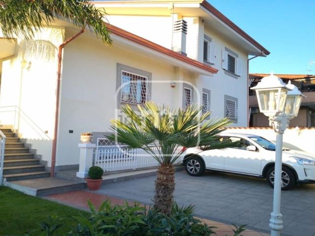 Casa in vendita a Prato Fiorito, Roma Capitale
