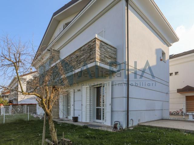 Casa in vendita a Unione dei comuni Valle del Savio, Cesenà