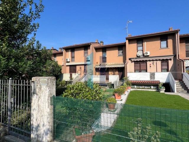 Casa in vendita a Zona Est, Brescia