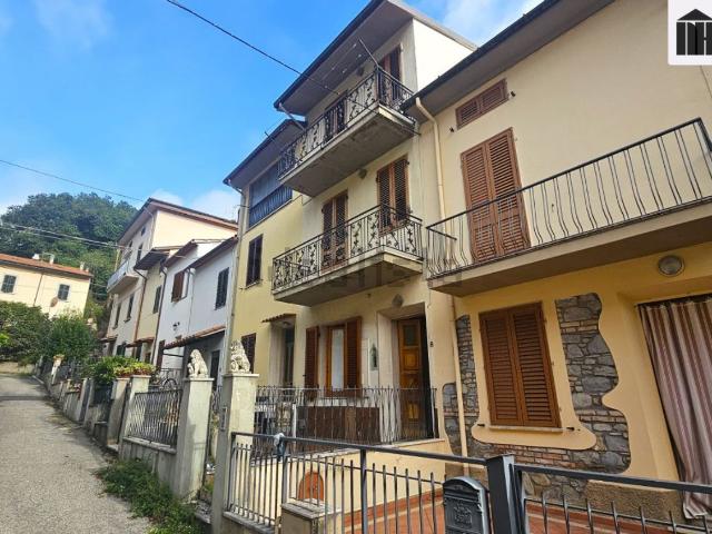 Casa in vendita a Vaiano, Toscana