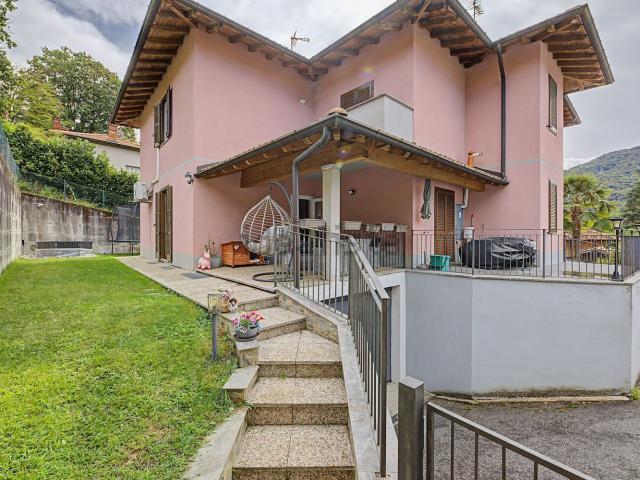 Casa in vendita a Cunardo, Varese