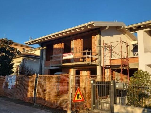 Casa in vendita a Zona Est, Brescia