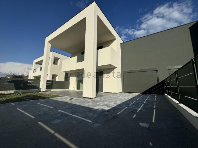 Casa in vendita a Fratte, Santa Giustina in Colle