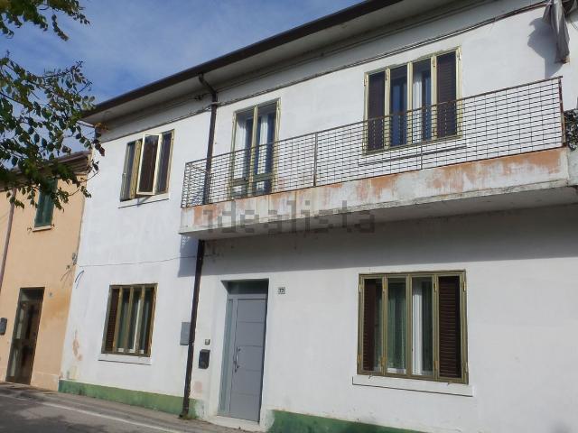 Casa in vendita a Ficarolo, Veneto