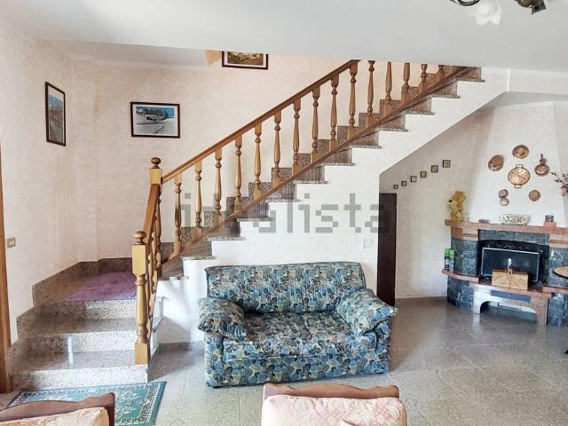 Casa in vendita a Isola Del Gran Sasso, Abruzzo