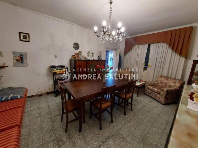 Casa in vendita a La Croce, Buti