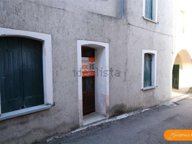 Casa in vendita a Revine Lago