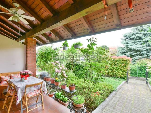 Casa in vendita a Senna Comasco, Lombardia