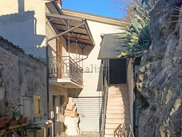 Casa in vendita a Unione dei comuni Terre dei Peligni, Roccacasale