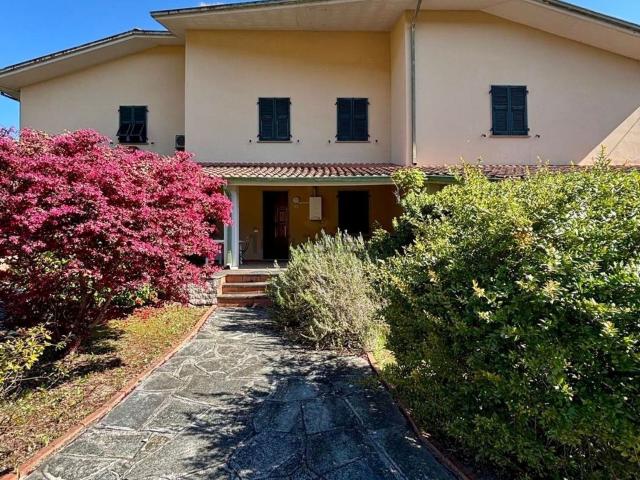 Casa in vendita a Ameglia, Liguria