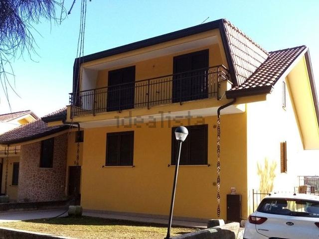 Casa in vendita a Torrice, Lazio
