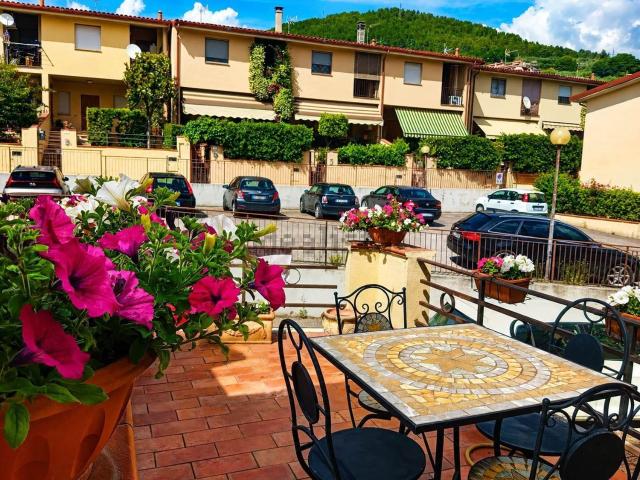 Casa in vendita a Borgo Bovio, Terni
