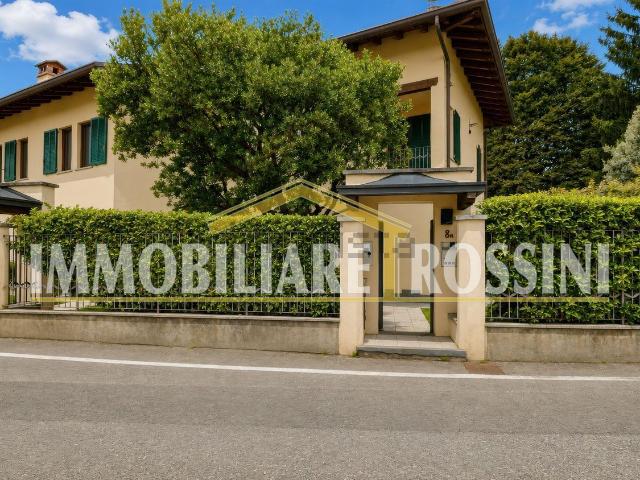 Casa in vendita a Buguggiate, Varese