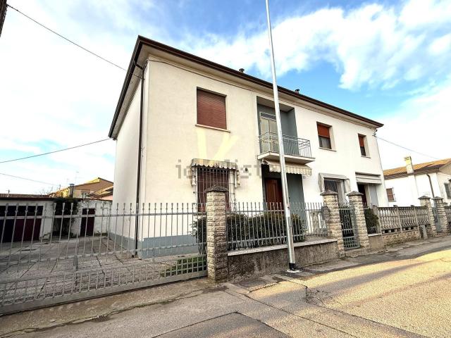 Casa in vendita a Bovolone, Veneto