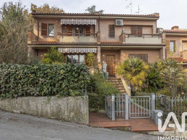 Casa in vendita a Passo Varano, Marche