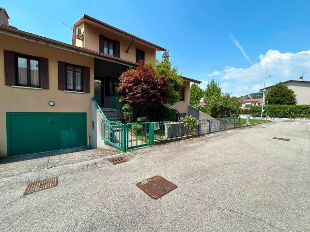 Casa in vendita a Montebello Vicentino, Veneto