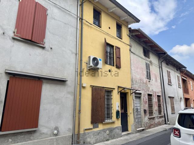 Casa in vendita a Roccabianca, Reggio Emilia