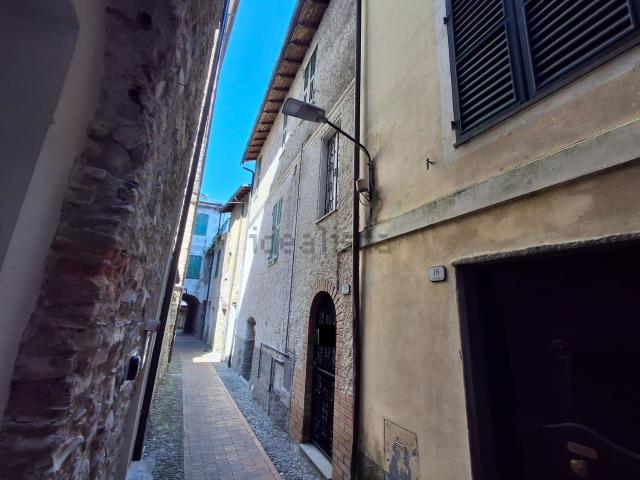 Casa in vendita a Borgomaro, Liguria