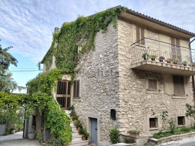 Casa in vendita a Palombara-Palazzo, Avigliano Umbro