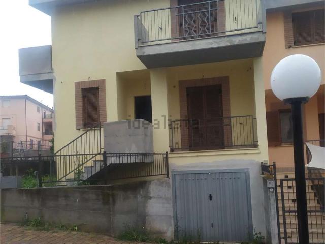 Casa in vendita a Ciampino, Ortona