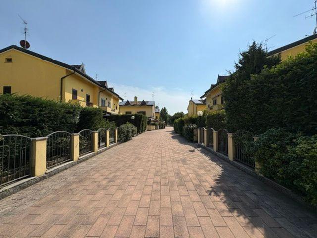 Casa in vendita a Pontesesto, Rozzano