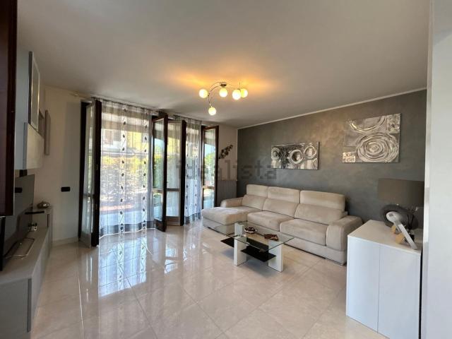 Casa in vendita a Pontesesto, Rozzano