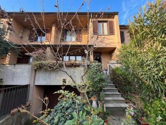 Casa in vendita a Pessano Con Bornago, Lombardia
