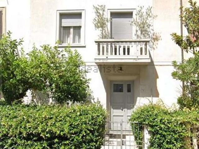 Casa in vendita a Centro Direzionale, Prato