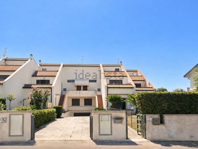 Casa in vendita a Calambrone, Pisa