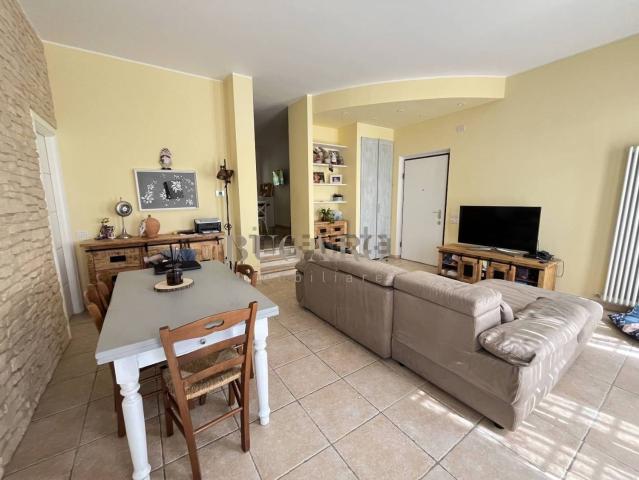 Casa in vendita a Baraccola Ovest, Ancona