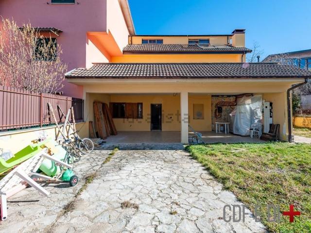 Casa in vendita a Leonessa, Lazio