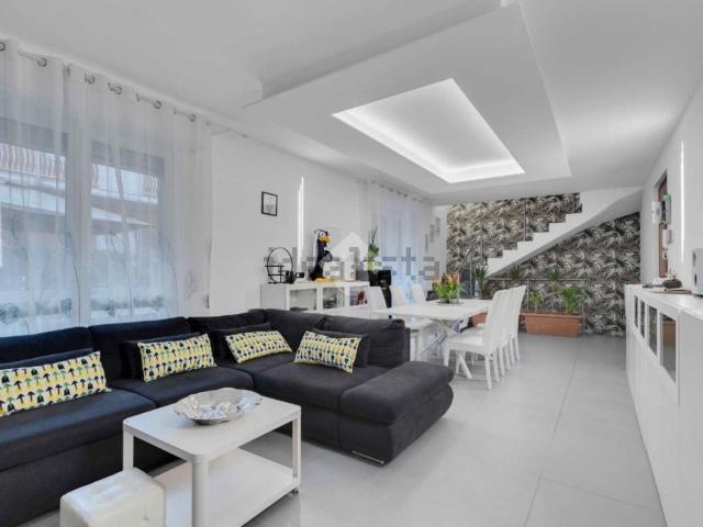 Casa in vendita a Trezzano Sul Naviglio, Lombardia