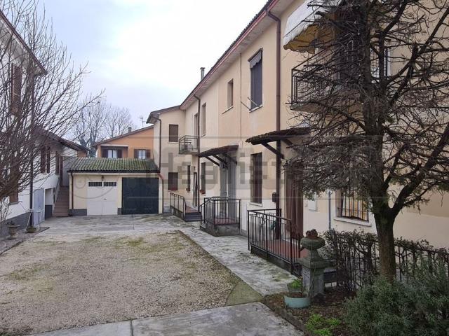 Casa in vendita a Sant'Ambrogio, Cremona
