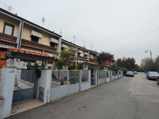 Casa in vendita a Segrate, Redecesio