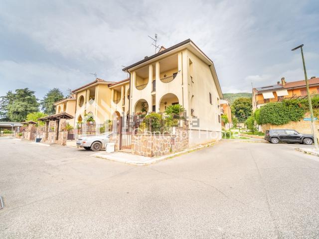 Casa in vendita a Genazzano, Roma Capitale